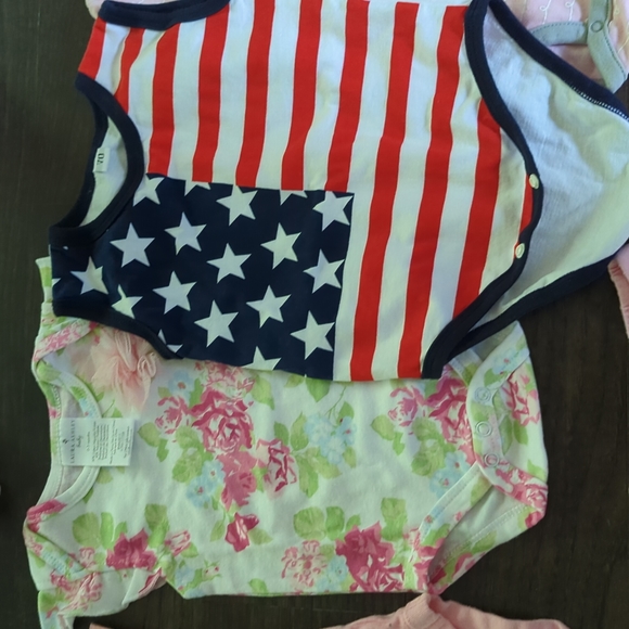 Carter's 0-3M Bundle - Picture 5 of 11